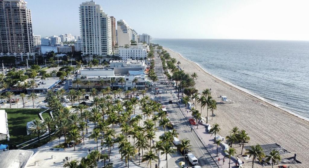 3000 Riomar Street, Unit 210, Fort Lauderdale, FL 33304 Photo