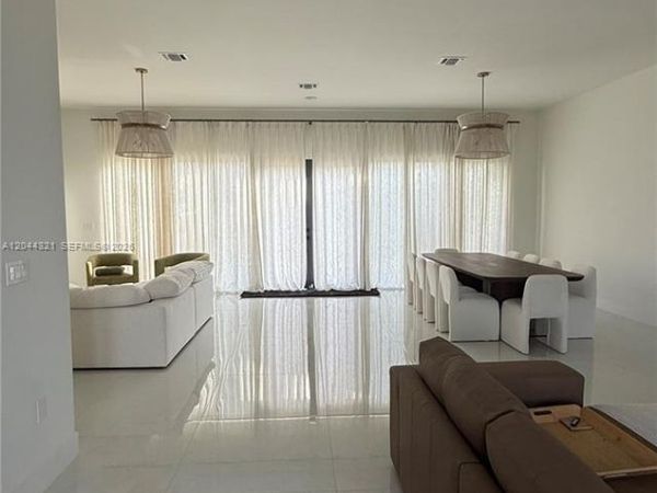 17274 SW 287th St , Unit Eff, Homestead, FL 33030