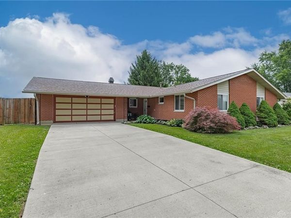 7042 Cliffstone Drive, Huber Heights, OH 45424