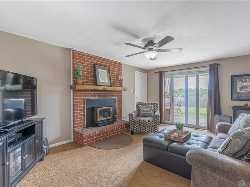 7042 Cliffstone Drive, Huber Heights, OH 45424 Photo 13