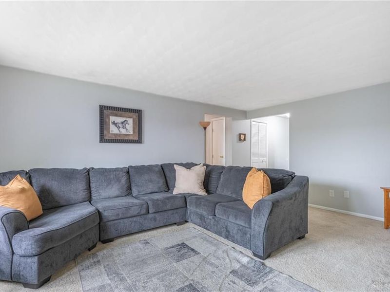 7042 Cliffstone Drive, Huber Heights, OH 45424 Photo 4