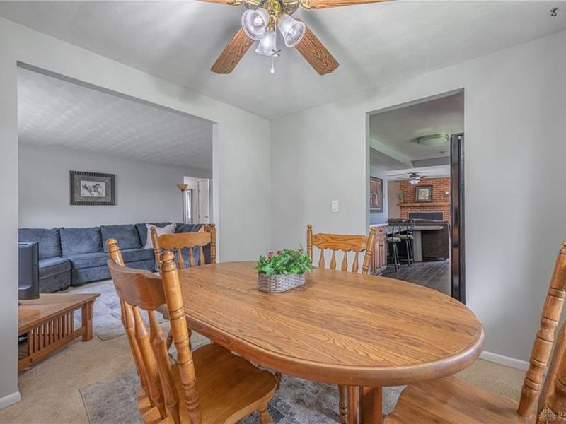 7042 Cliffstone Drive, Huber Heights, OH 45424 Photo 6