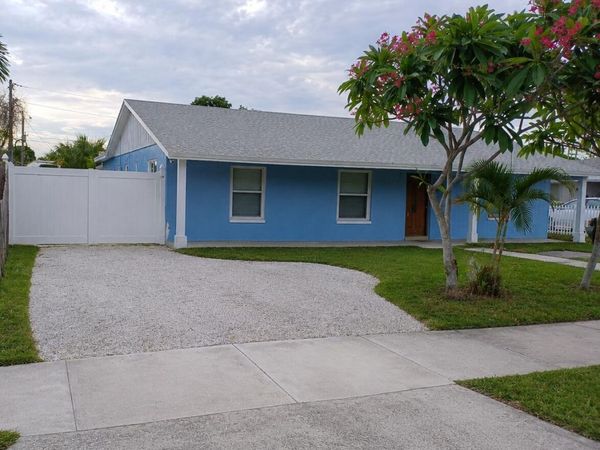 3308 Lake Avenue, West Palm Beach, FL 33405
