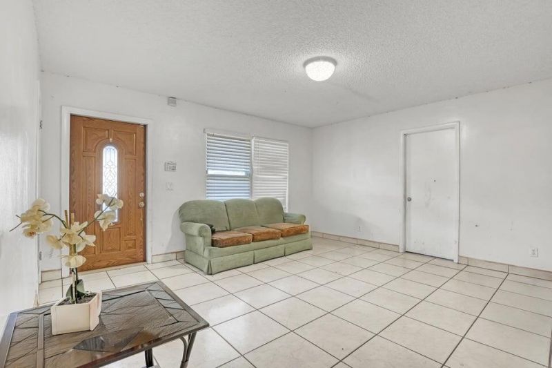3308 Lake Avenue, West Palm Beach, FL 33405 Photo