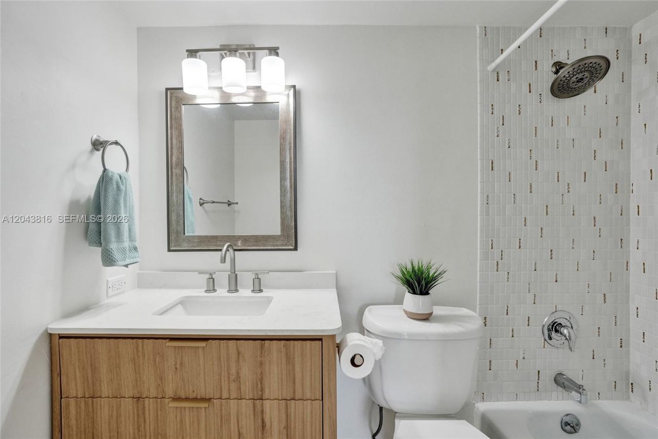 2639 N Riverside Dr , Unit 206, Pompano Beach, FL 33062 Photo