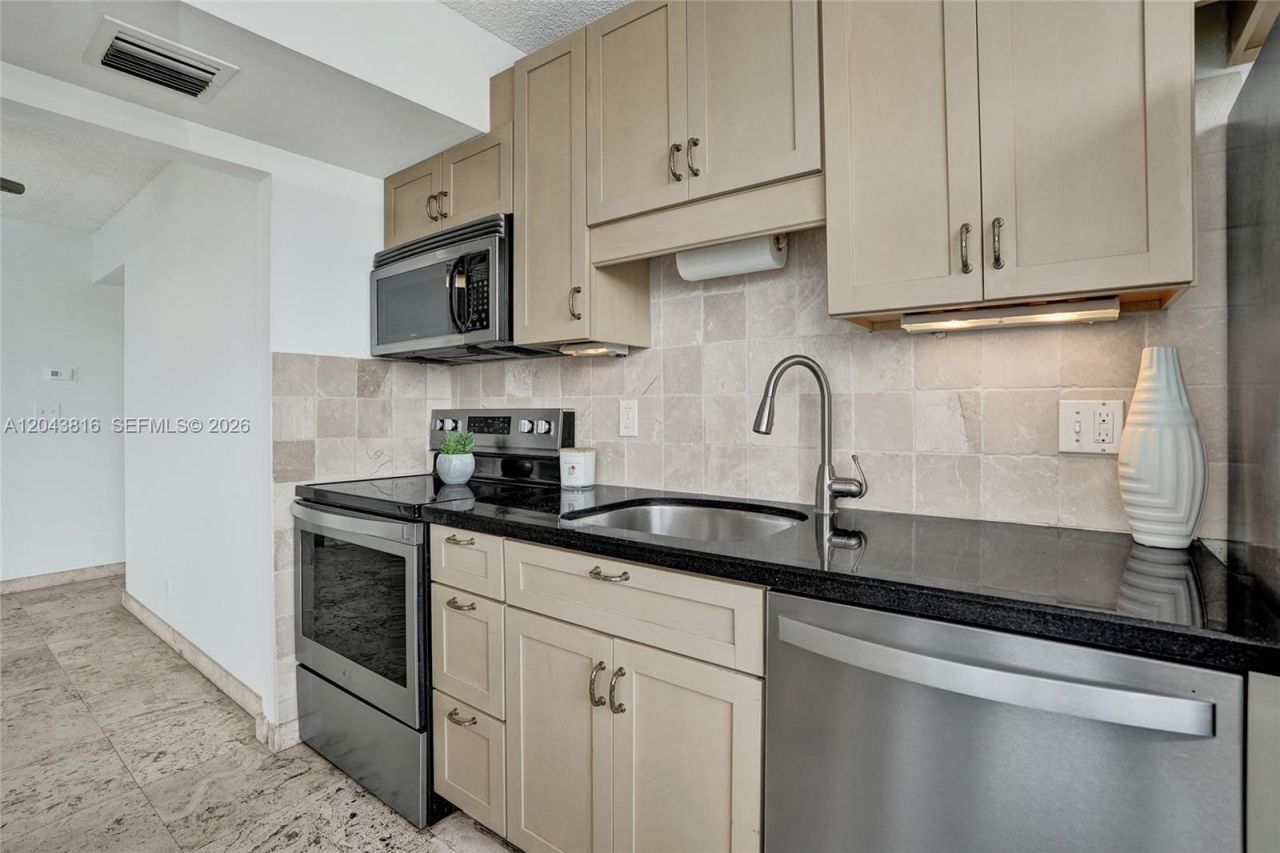 2639 N Riverside Dr , Unit 206, Pompano Beach, FL 33062 Photo