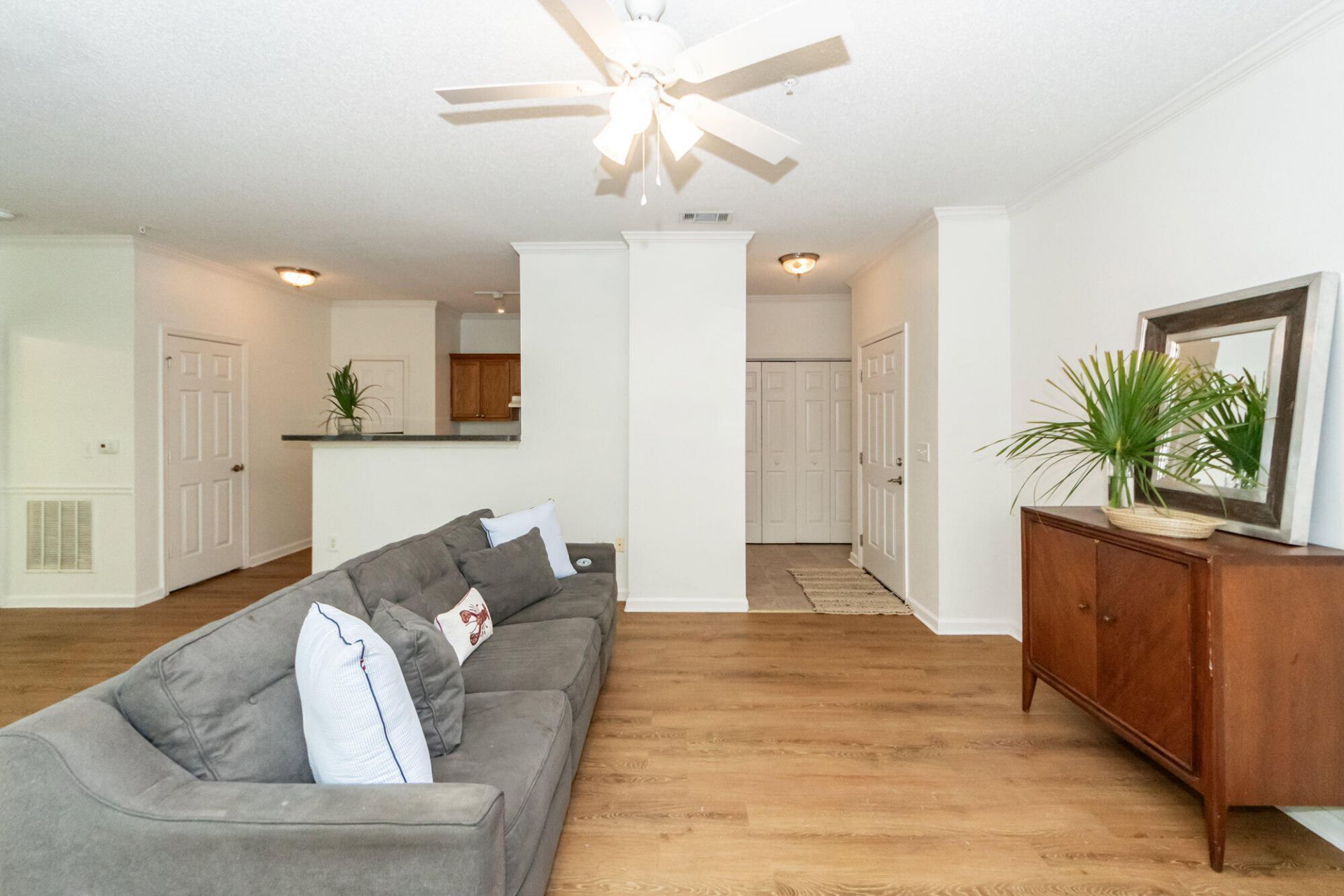 45 Sycamore Avenue Photo 8