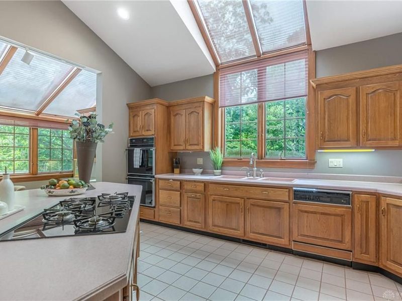 514 Shambord Circle, Kettering, OH 45429 Photo 14