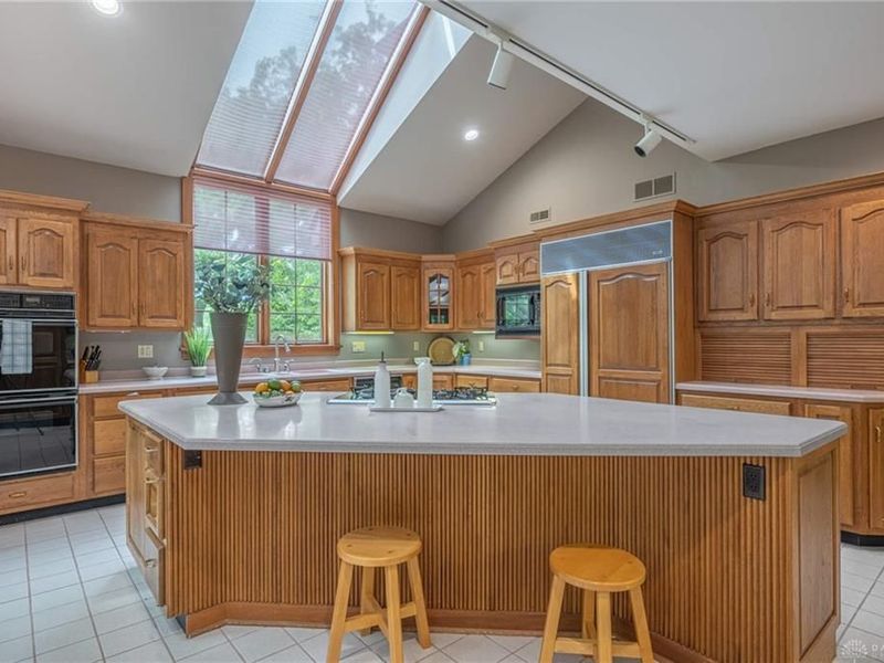 514 Shambord Circle, Kettering, OH 45429 Photo 16