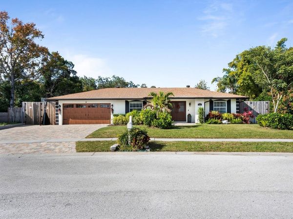 122 BEARSS CIRCLE , LONGWOOD, FL 32750