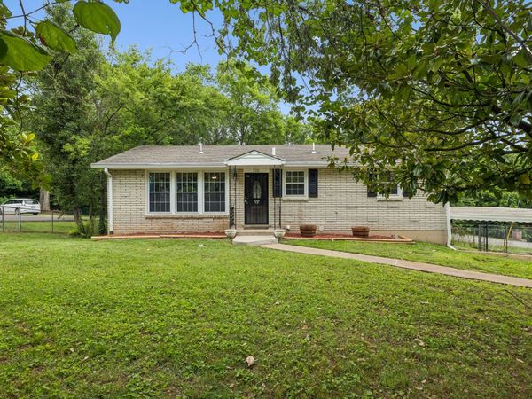225 Bonnafield Dr , Hermitage, TN 37076