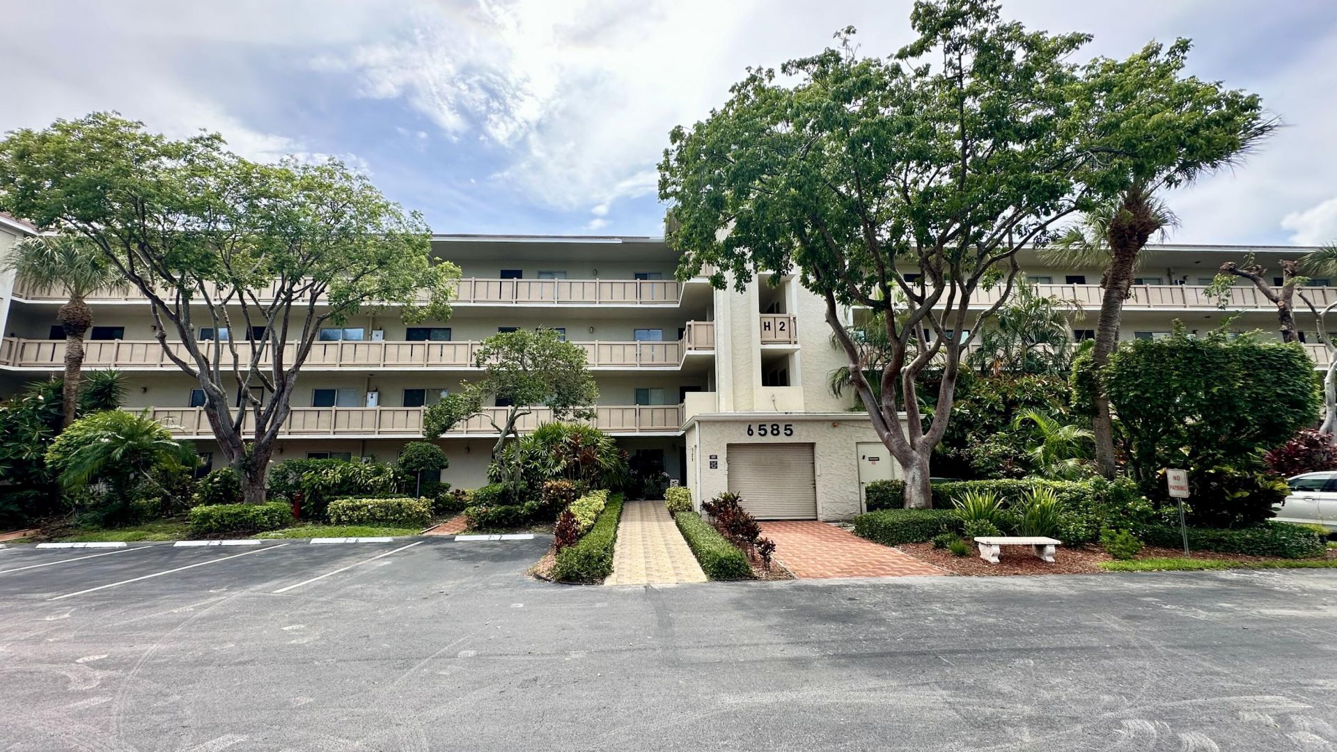 6585 Kensington Lane, Unit Apt 207, Delray Beach, FL 33446 Photo