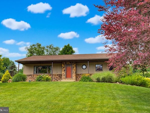 8 BIRCH INTERVAL, WILLOW STREET, PA 17584
