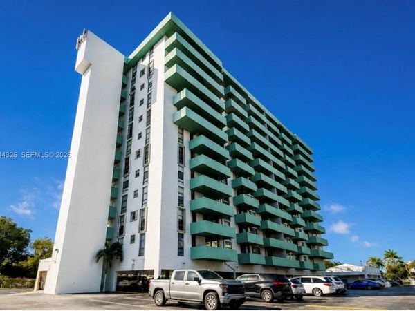 1825 W 44th Pl , Unit 806, Hialeah, FL 33012