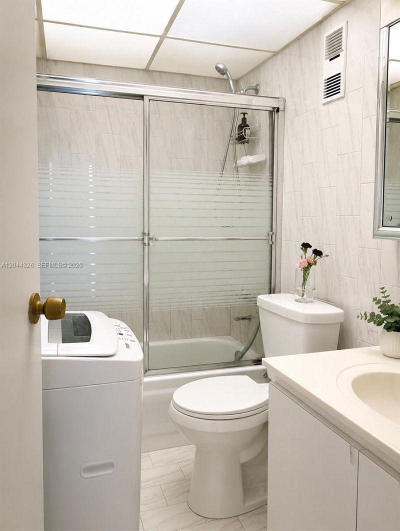 1825 W 44th Pl , Unit 806, Hialeah, FL 33012 Photo