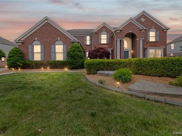 1885 Wyngate Drive, Troy, MI 48098