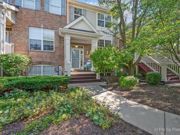471 E Railroad Avenue , Bartlett, IL 60103