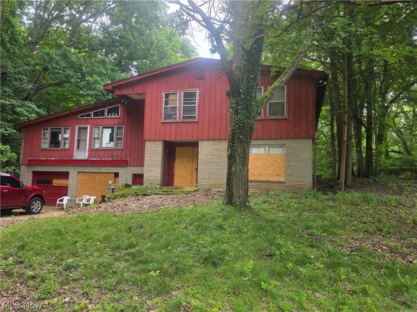 2021 Quebec Avenue , Youngstown, OH 44511