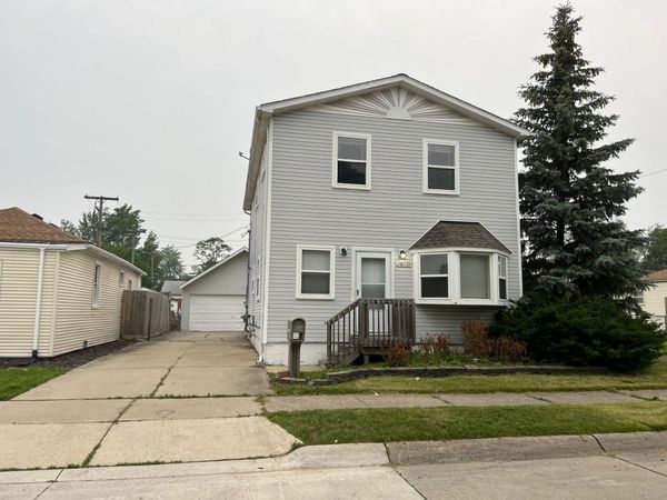 28033 Rosemont Street, Roseville, MI 48066