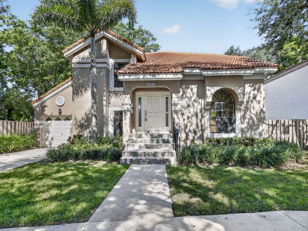 1671 NW 107th Lane, Plantation, FL 33322