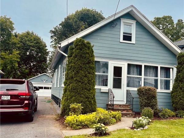 223 Cloveridge Drive, Syracuse, NY 13206
