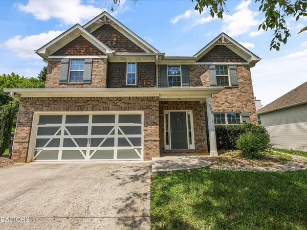 620 Carrington Blvd, Lenoir City, TN 37771