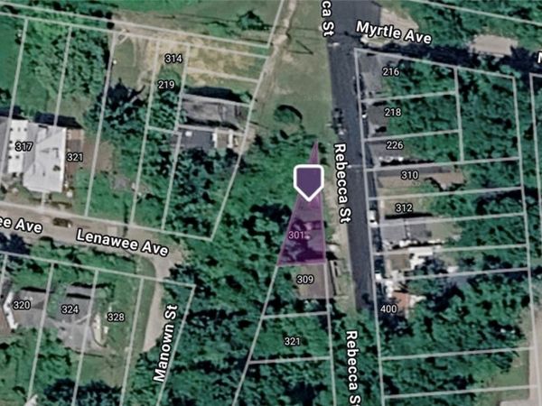 301 Rebecca Ave , Monessen, PA 15656