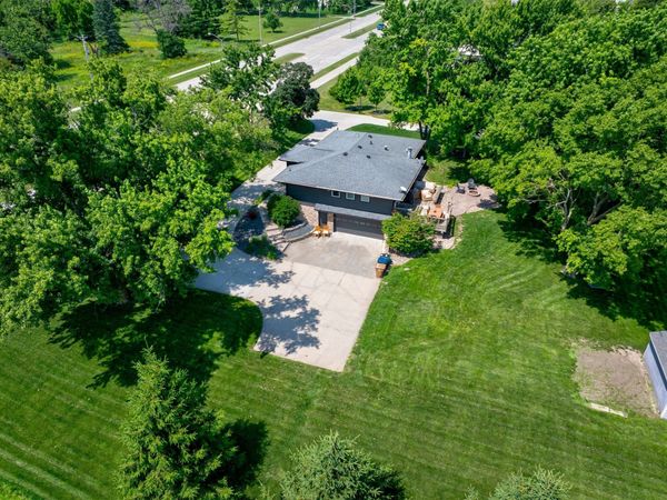 15721 Meredith Drive , Urbandale, IA 50323