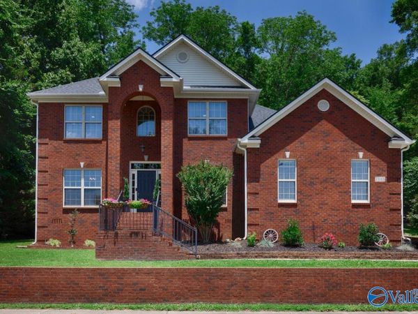 7115 Pale Dawn Place SE, Owens Cross Roads, AL 35763