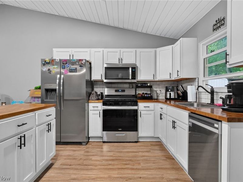 628 Park Oval, Madison, OH 44057 Photo 10