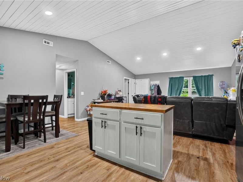 628 Park Oval, Madison, OH 44057 Photo 12