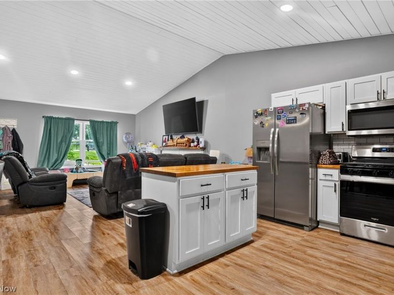 628 Park Oval, Madison, OH 44057 Photo 13