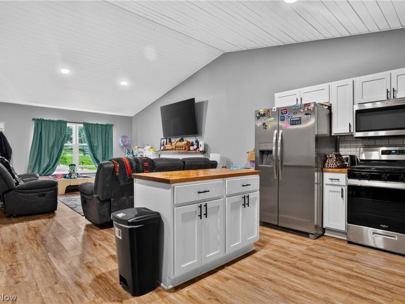 628 Park Oval, Madison, OH 44057 Photo 14