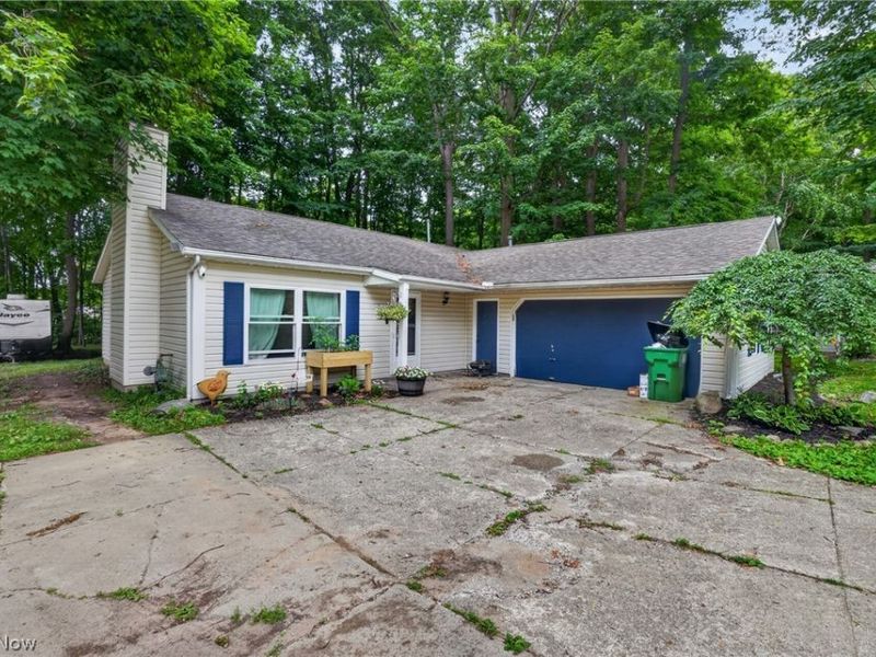 628 Park Oval, Madison, OH 44057 Photo 2