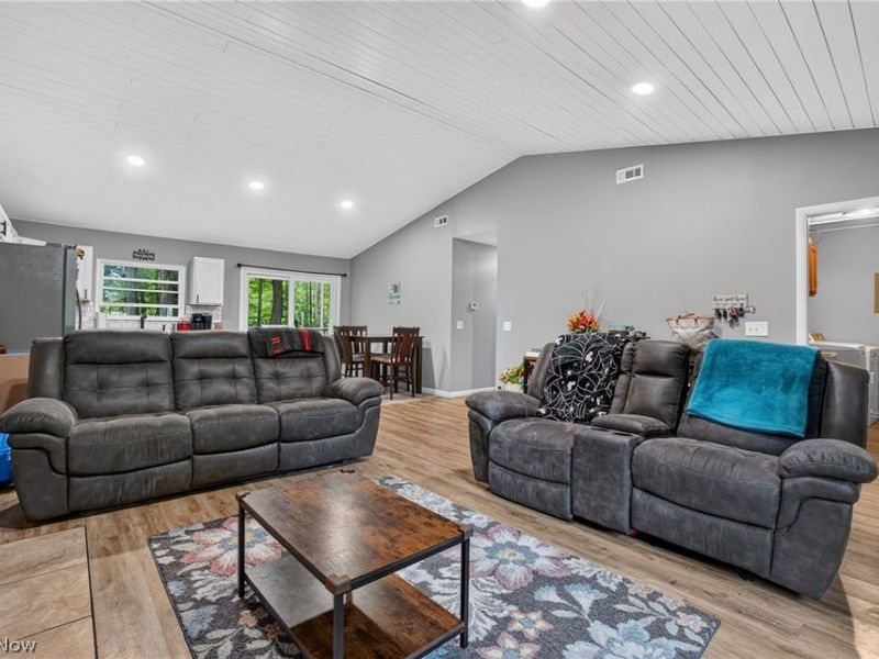 628 Park Oval, Madison, OH 44057 Photo 7