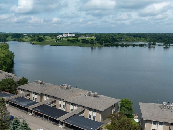 873 Cliffs Drive, Unit 105, Ypsilanti, MI 48198