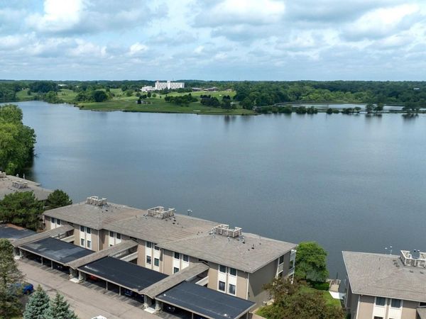 873 Cliffs Drive, Unit 105, Ypsilanti, MI 48198