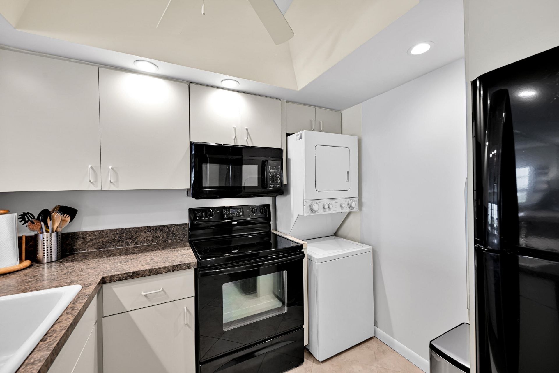 6000 N Ocean Boulevard, Unit 8e, Lauderdale by the Sea, FL 33308 Photo