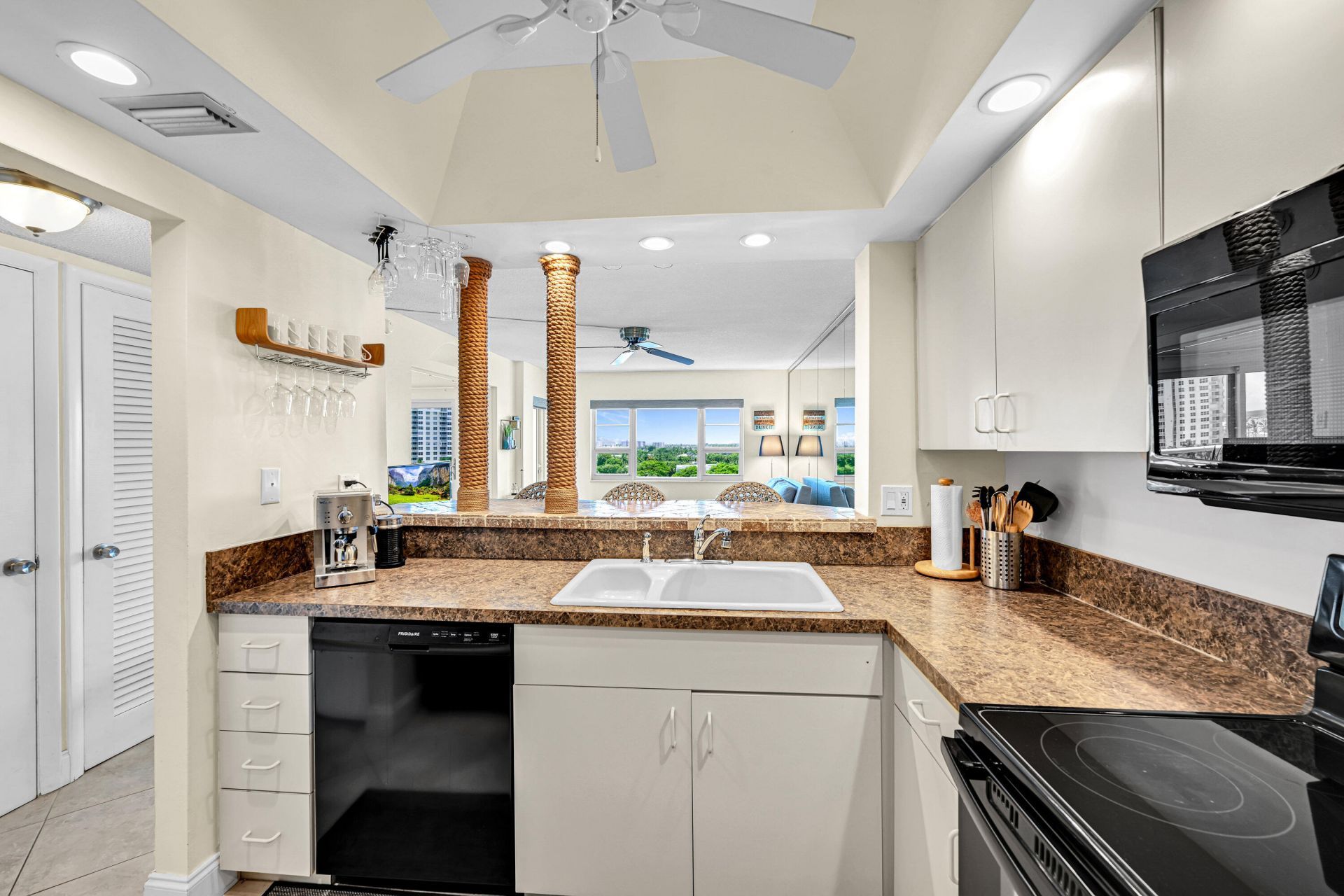 6000 N Ocean Boulevard, Unit 8e, Lauderdale by the Sea, FL 33308 Photo