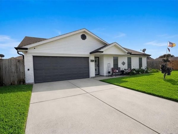 2737 PIN OAK Drive, Marrero, LA 70072