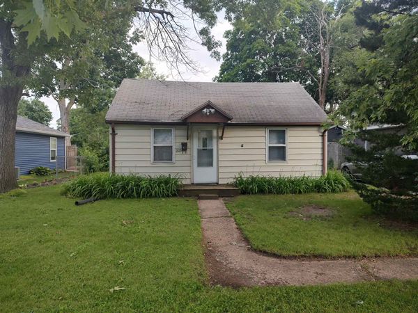 205 Pennsylvania Avenue, LOVES PARK, IL 61111