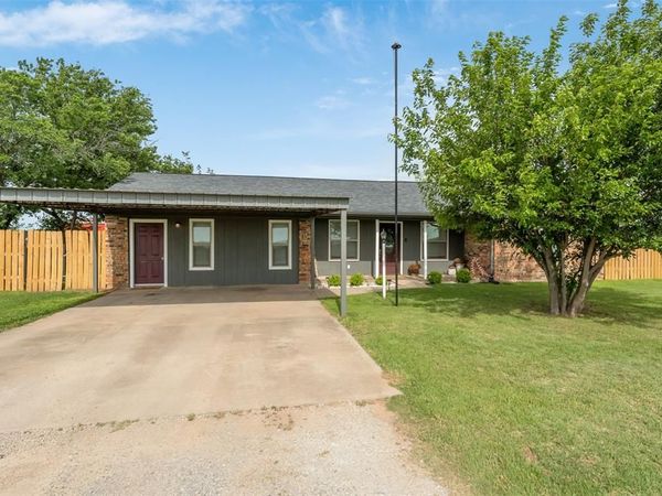 717 N West Avenue, Holliday, TX 76366