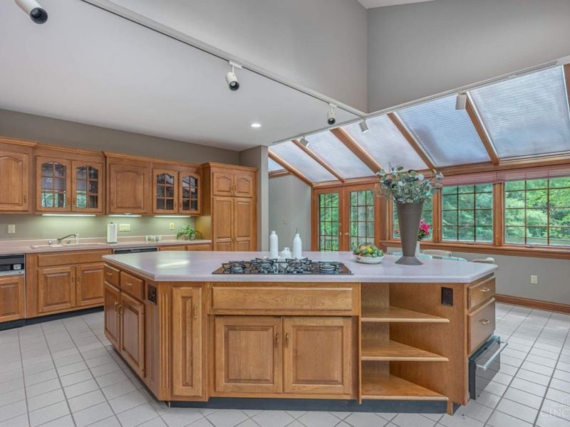 514 Shambord Circle, Kettering, OH 45429 Photo 12