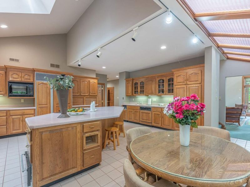 514 Shambord Circle, Kettering, OH 45429 Photo 19