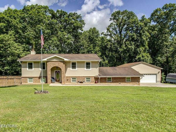 145 Van Stowe Rd, Harriman, TN 37748