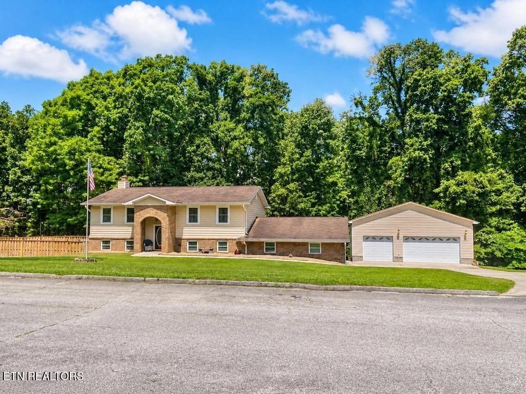 145 Van Stowe Rd, Harriman, TN 37748 Main Photo