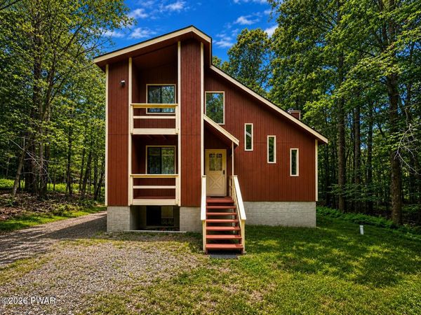 1042 Maplewood Drive , Newfoundland, PA 18445