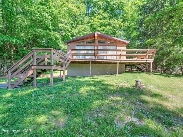 9 Apple Street, Harveys Lake, PA 18618