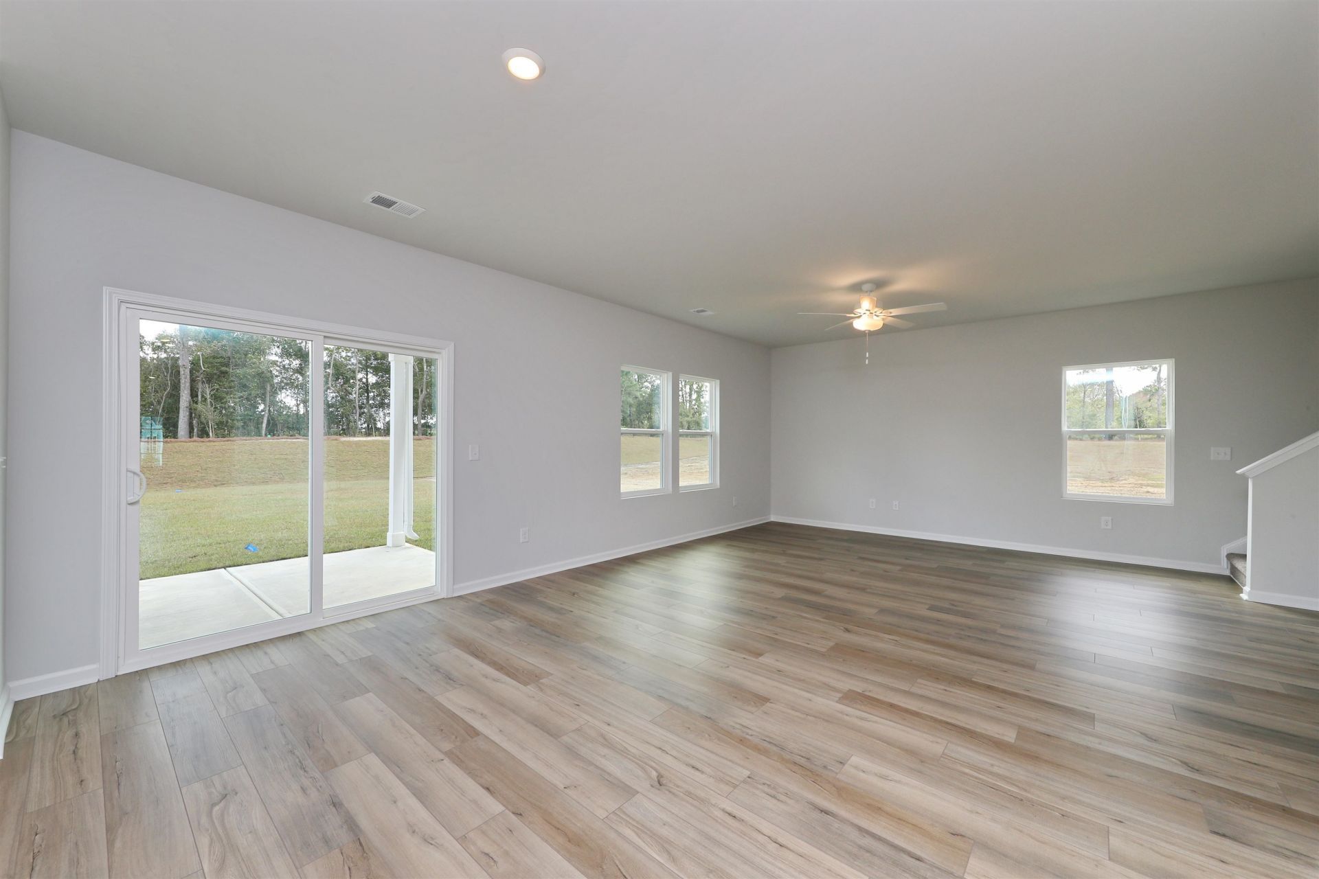 824 Wild Indigo Dr Photo 10