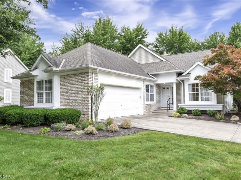 3674 Guilford Court, Westlake, OH 44145 Photo 2